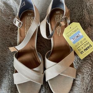 Toms Sierra Wedge Sandals Size 8W, NWT